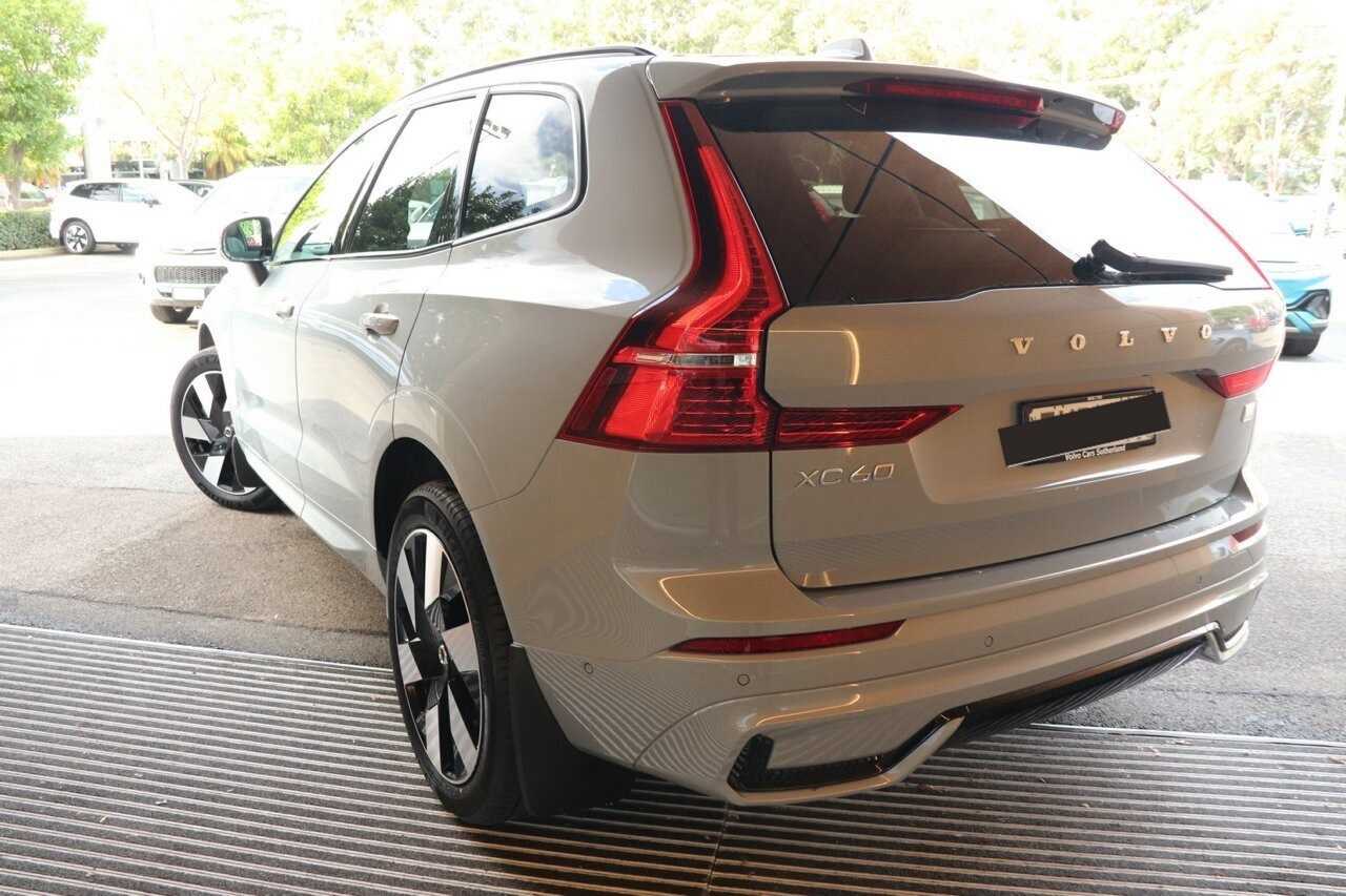 Volvo  XC60 Recharge Plus, T8 AWD Plug-in hybrid, Electric/Petrol, Dark