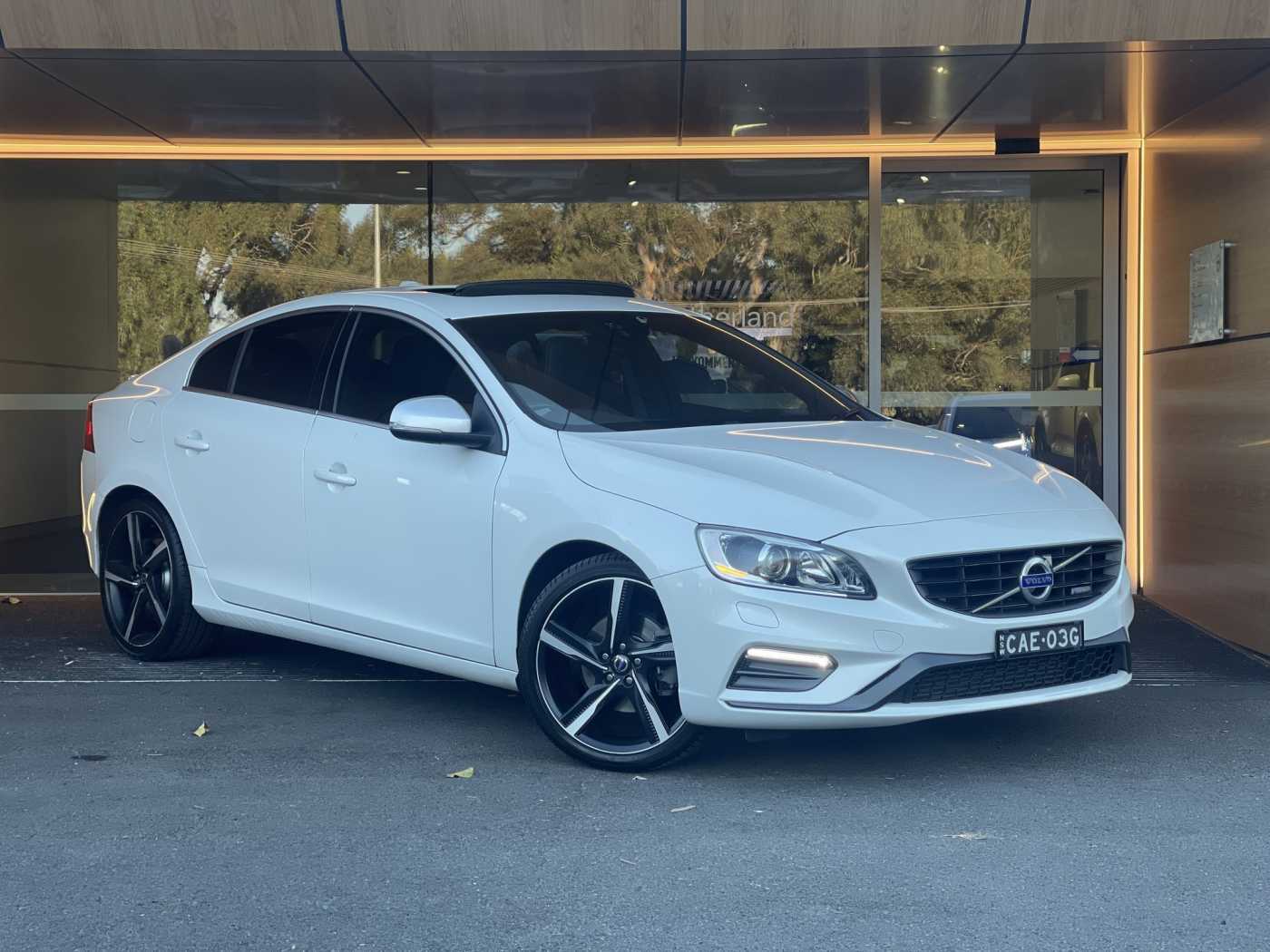 Volvo  S60 T5 R-Design