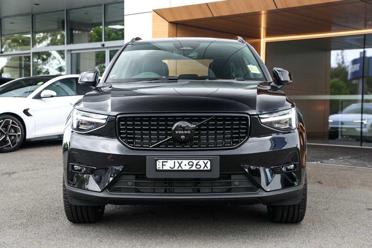 Volvo  XC40 Black Edition Ultra, B4 AWD Mild hybrid, Petrol