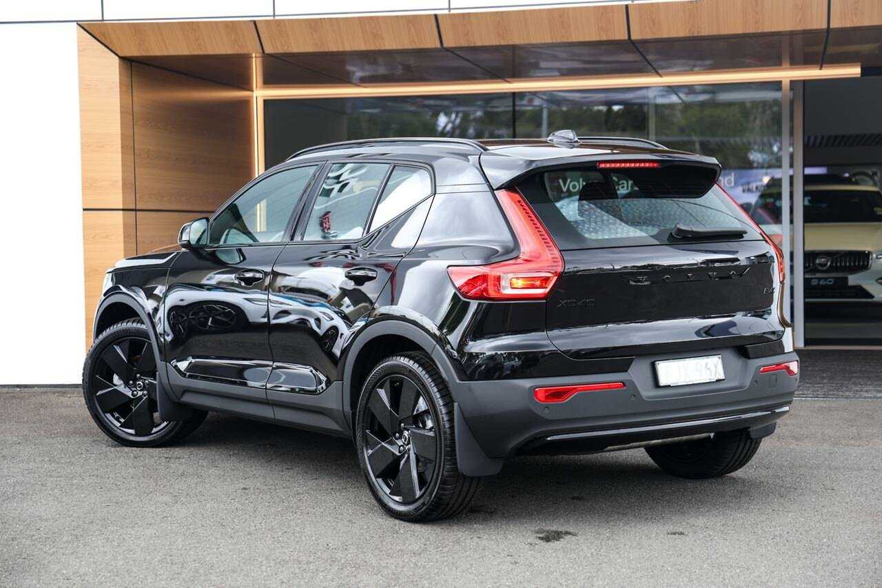 Volvo  XC40 Black Edition Ultra, B4 AWD Mild hybrid, Petrol