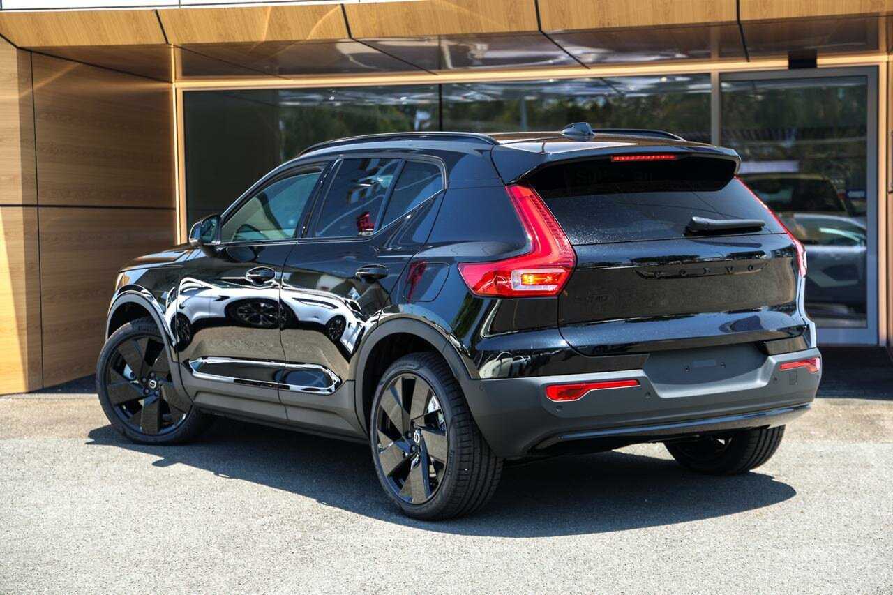 Volvo  XZ MY25 Black Edition AWD