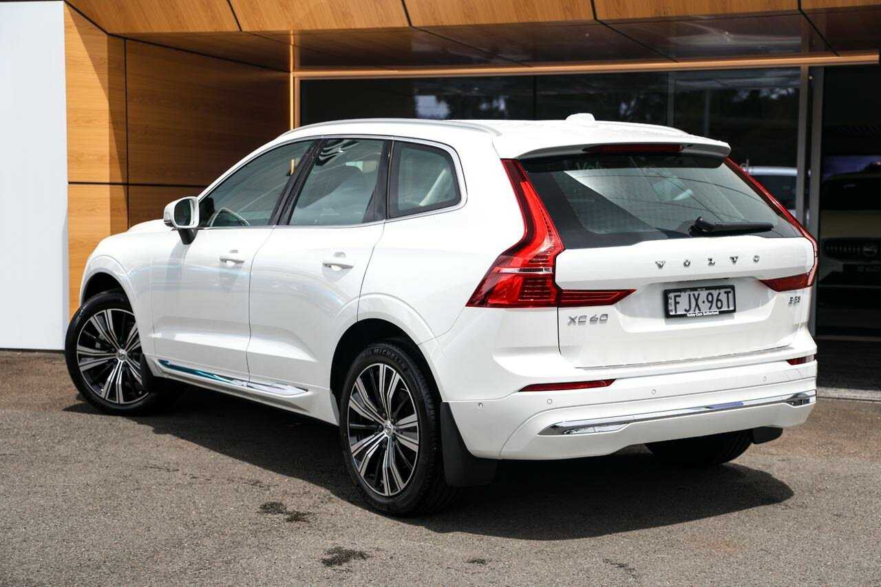 Volvo  UZ MY25 Ultra B5 AWD Bright