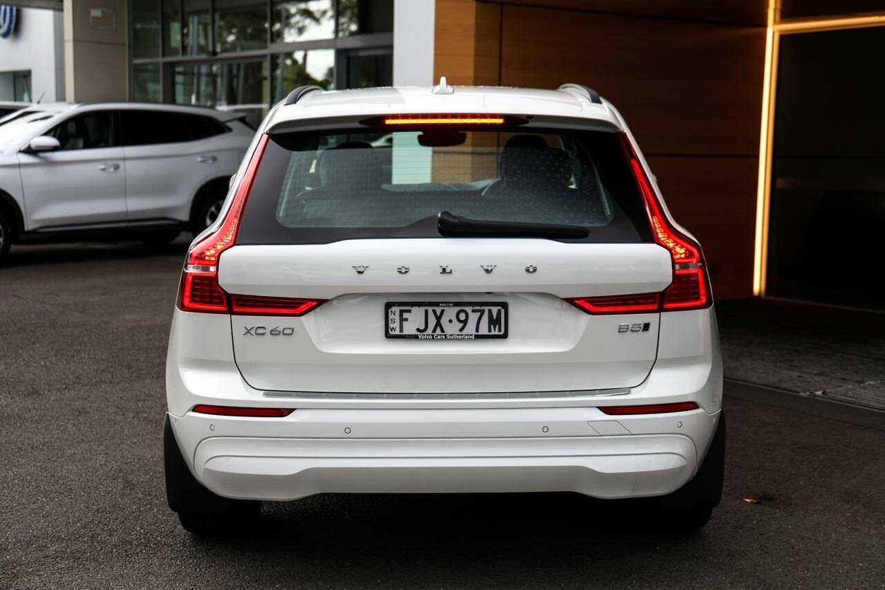 Volvo  XC60 Plus, B5 AWD Mild hybrid, Petrol