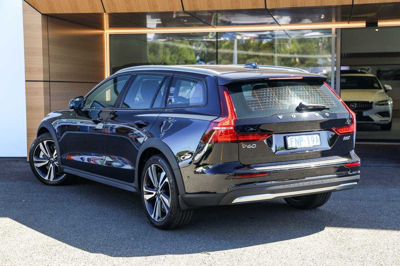 Volvo  V60 Cross Country Ultra, B5 AWD Mild hybrid, Petrol, Bright