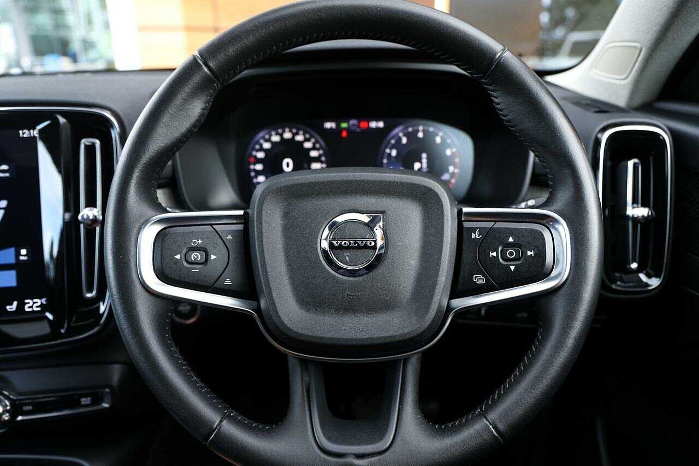 Volvo  XC40 Inscription, T4 Petrol AWD (140 kW)