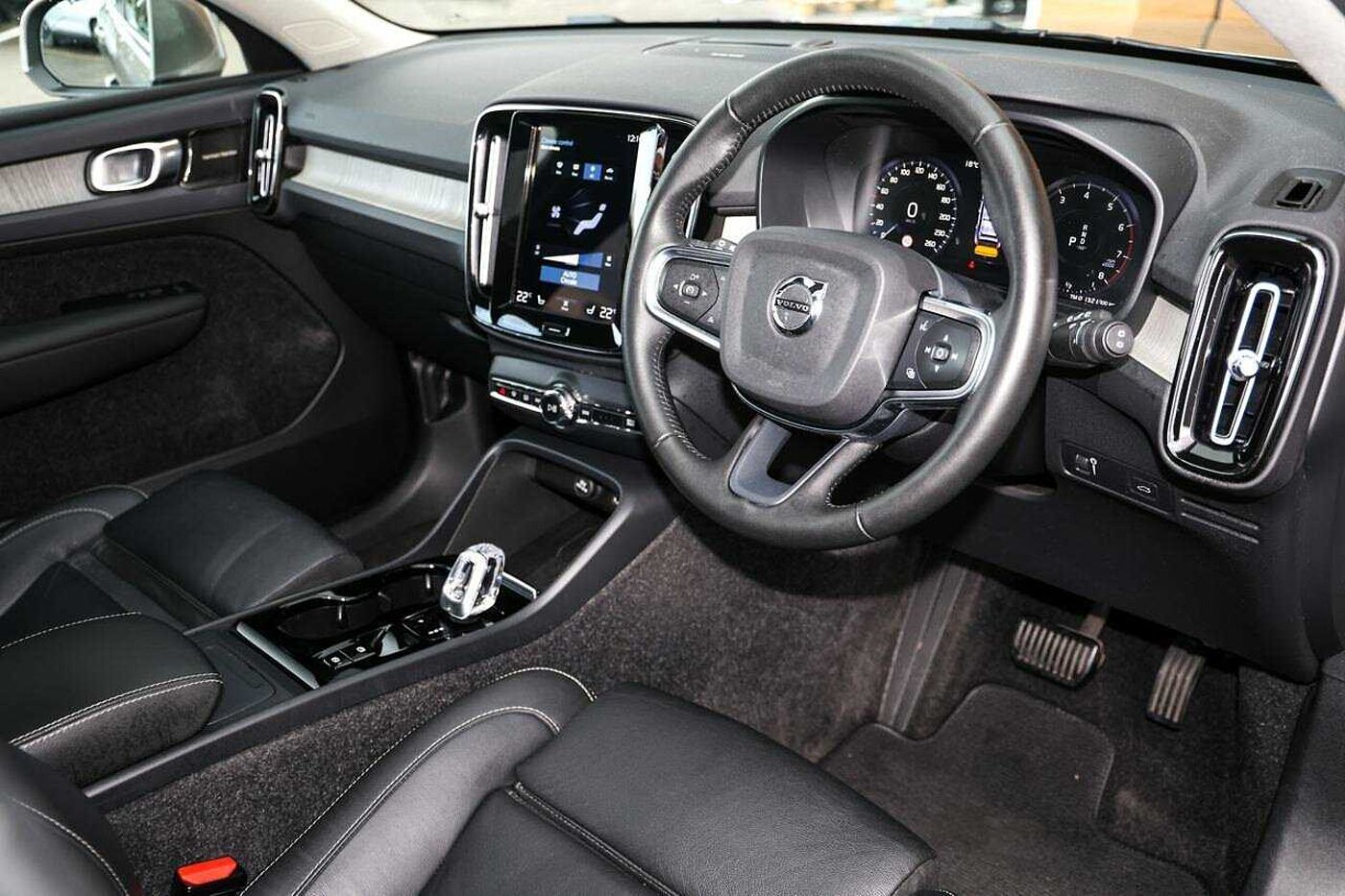 Volvo  XC40 Inscription, T4 Petrol AWD (140 kW)