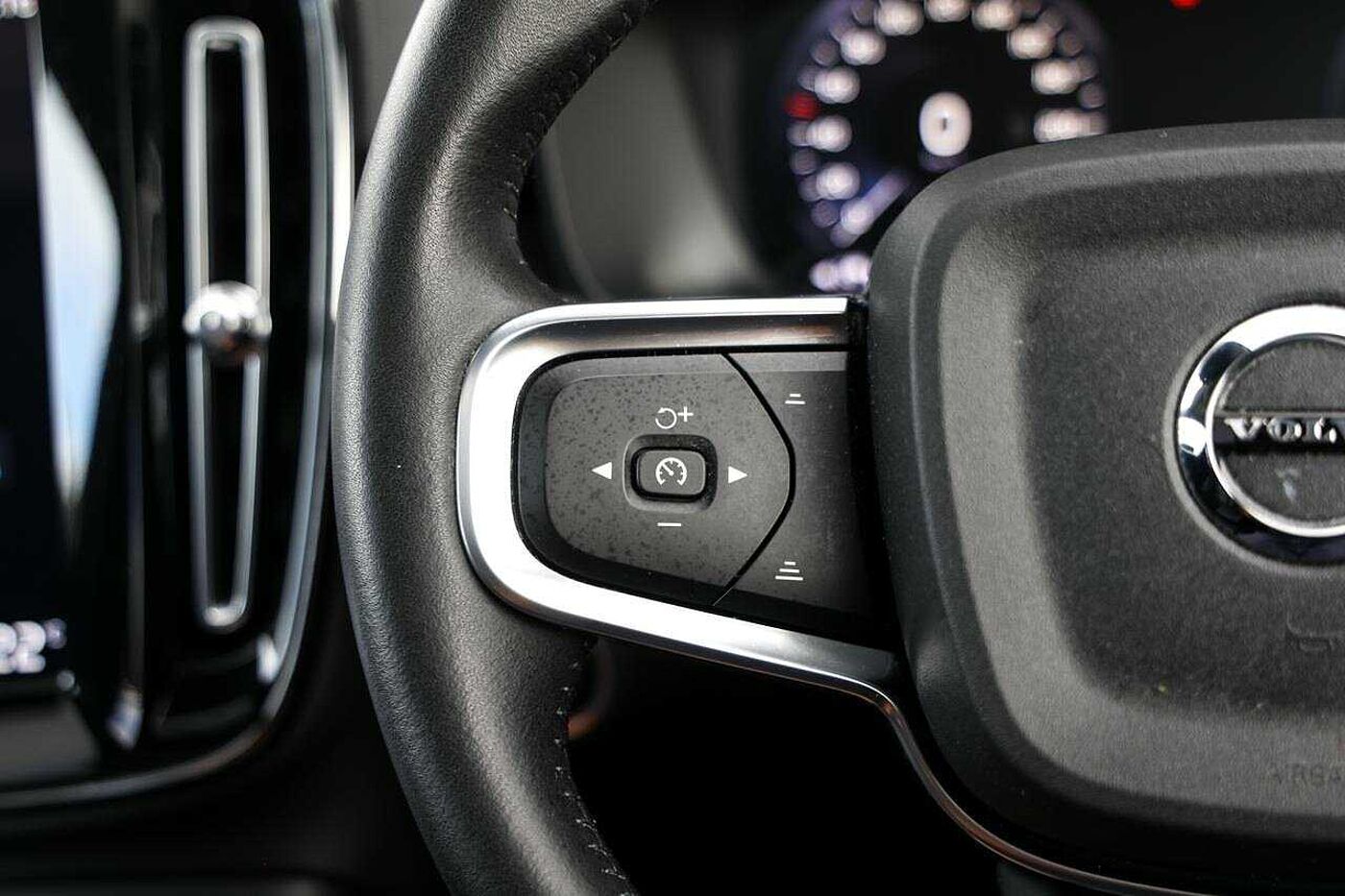Volvo  XC40 Inscription, T4 Petrol AWD (140 kW)
