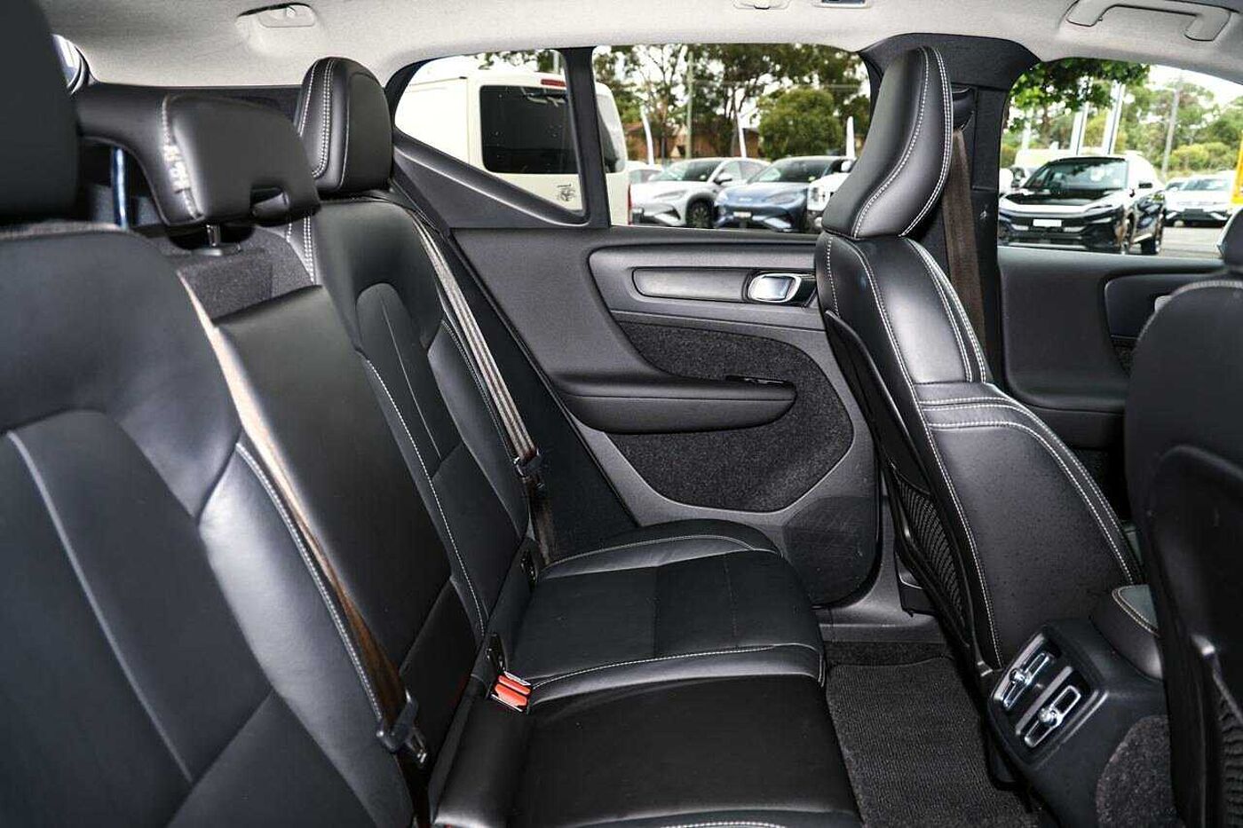 Volvo  XC40 Inscription, T4 Petrol AWD (140 kW)