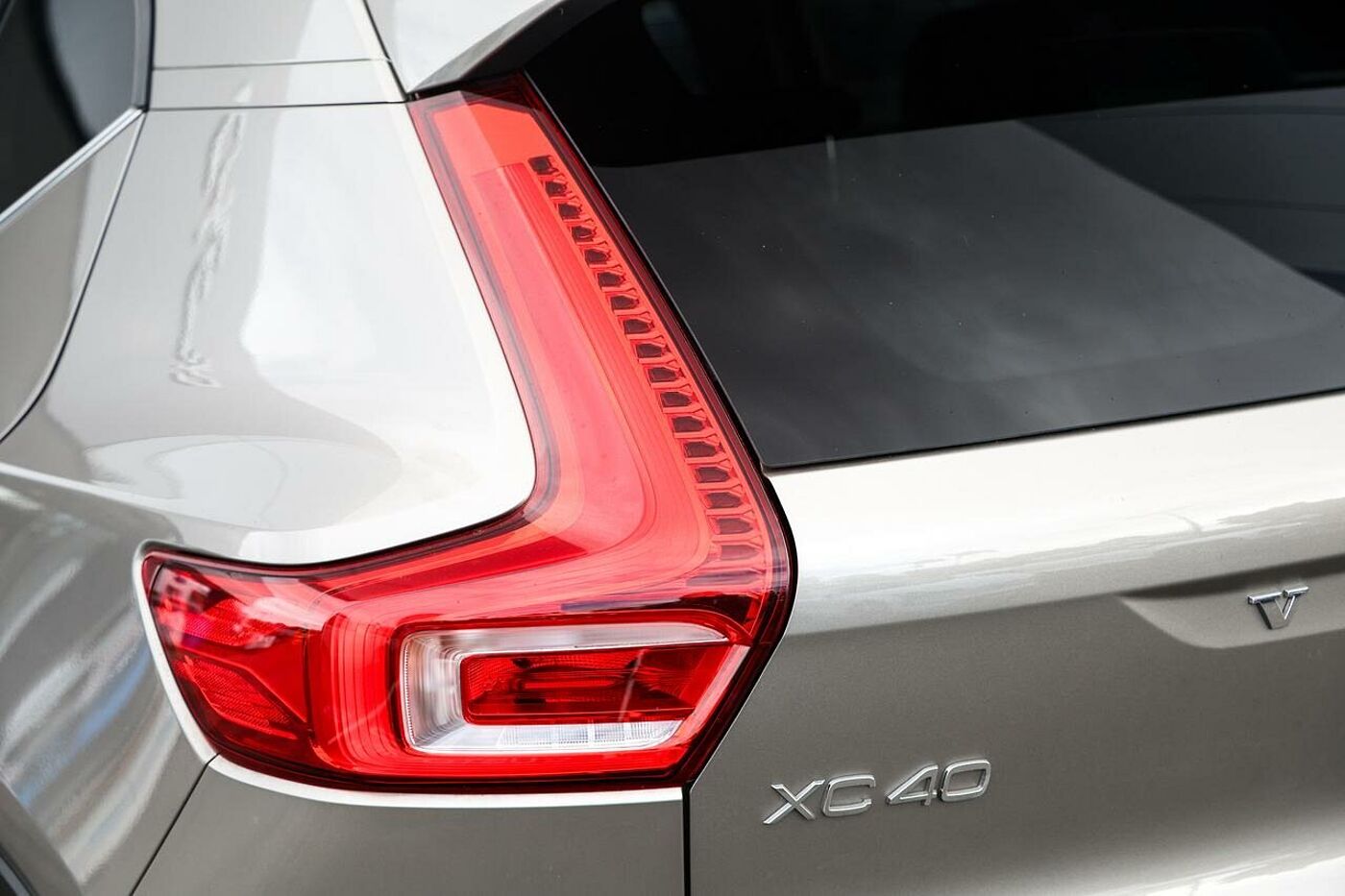 Volvo  XC40 Inscription, T4 Petrol AWD (140 kW)