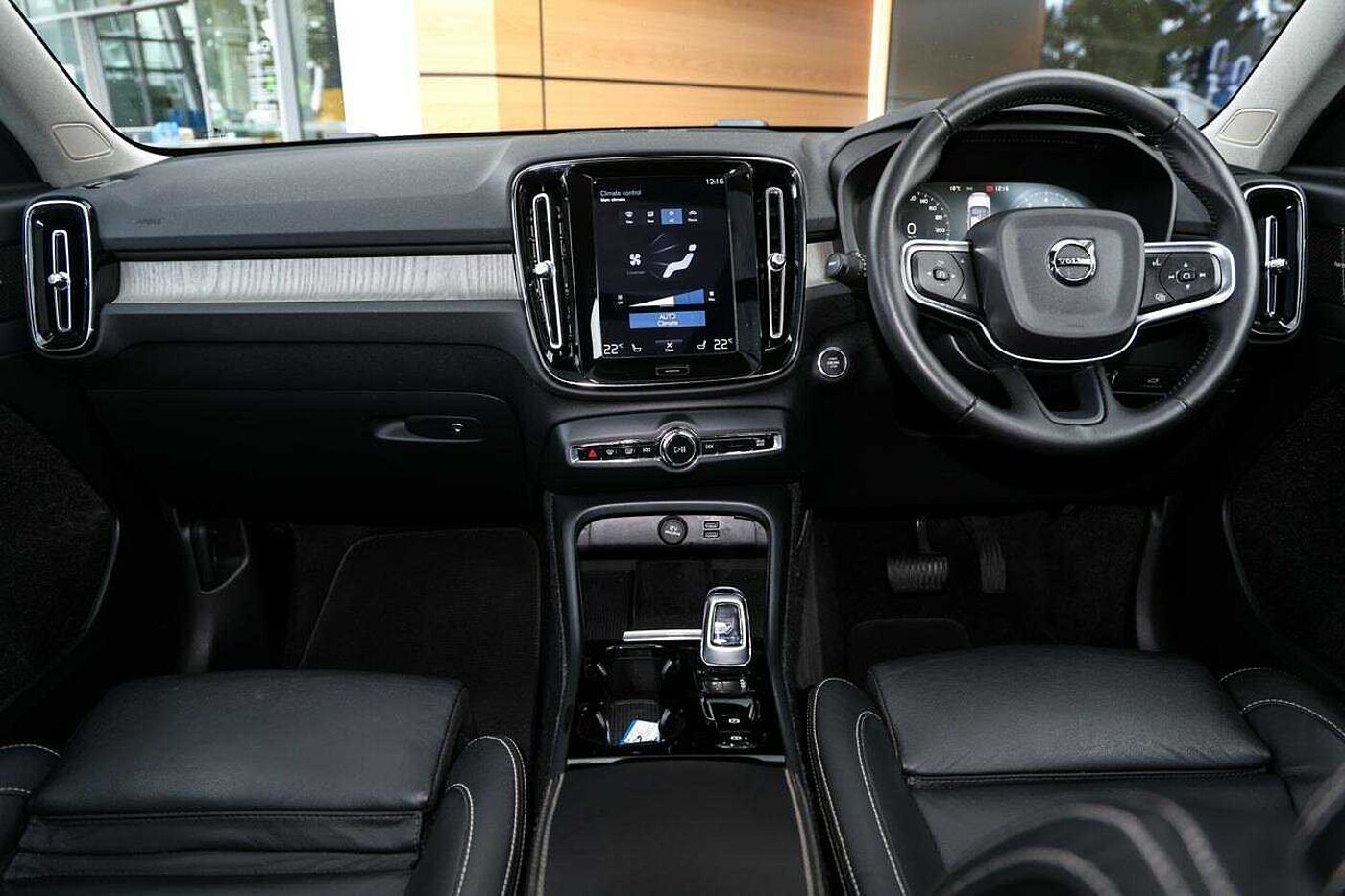 Volvo  XC40 Inscription, T4 Petrol AWD (140 kW)