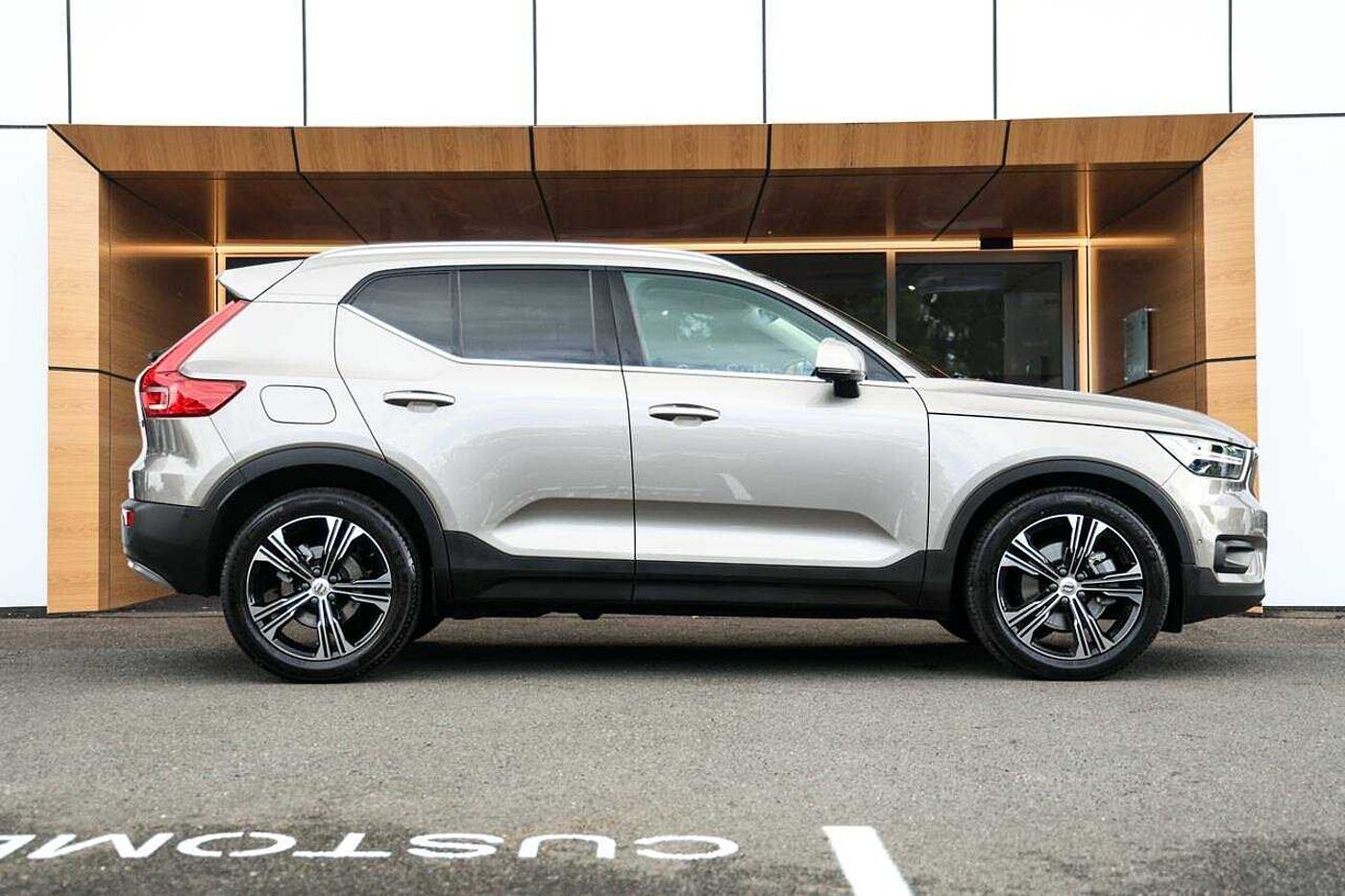 Volvo  XC40 Inscription, T4 Petrol AWD (140 kW)