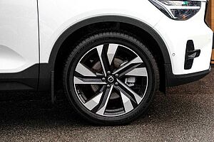 Volvo  XC40 Ultra, B4 AWD Mild hybrid, Petrol, Dark