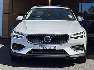 Volvo  Z Series MY24 Ultimate B5 Geartronic AWD Bright