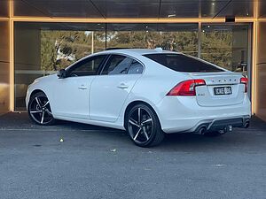 Volvo  S60 T5 R-Design