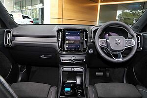 Volvo  XZ MY25 Black Edition AWD