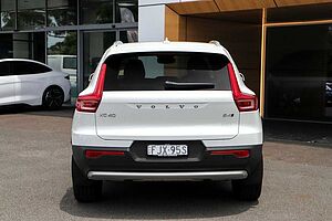 Volvo  XZ MY25 Ultra B4 AWD Bright