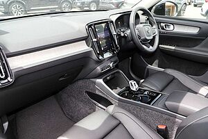 Volvo  XC40 Ultra, B4 AWD Mild hybrid, Petrol, Dark