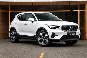 Volvo  XC40 Ultra, B4 AWD Mild hybrid, Petrol, Bright