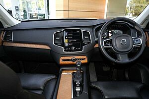 Volvo  XC90 Momentum, D5 AWD (173 kW), Seven individual seats