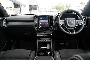 Volvo  XC40 Black Edition Ultra, B4 AWD Mild hybrid, Petrol