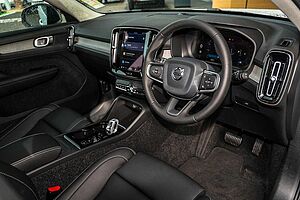 Volvo  XC40 Ultra, B4 AWD Mild hybrid, Petrol, Dark
