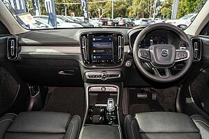 Volvo  XC40 Ultra, B4 AWD Mild hybrid, Petrol, Dark