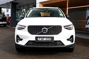Volvo  XC40 Ultra, B4 AWD Mild hybrid, Petrol, Dark