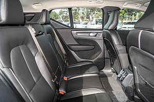 Volvo  XC40 Ultra, B4 AWD Mild hybrid, Petrol, Dark