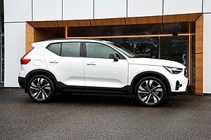 Volvo  XC40 Ultra, B4 AWD Mild hybrid, Petrol, Dark