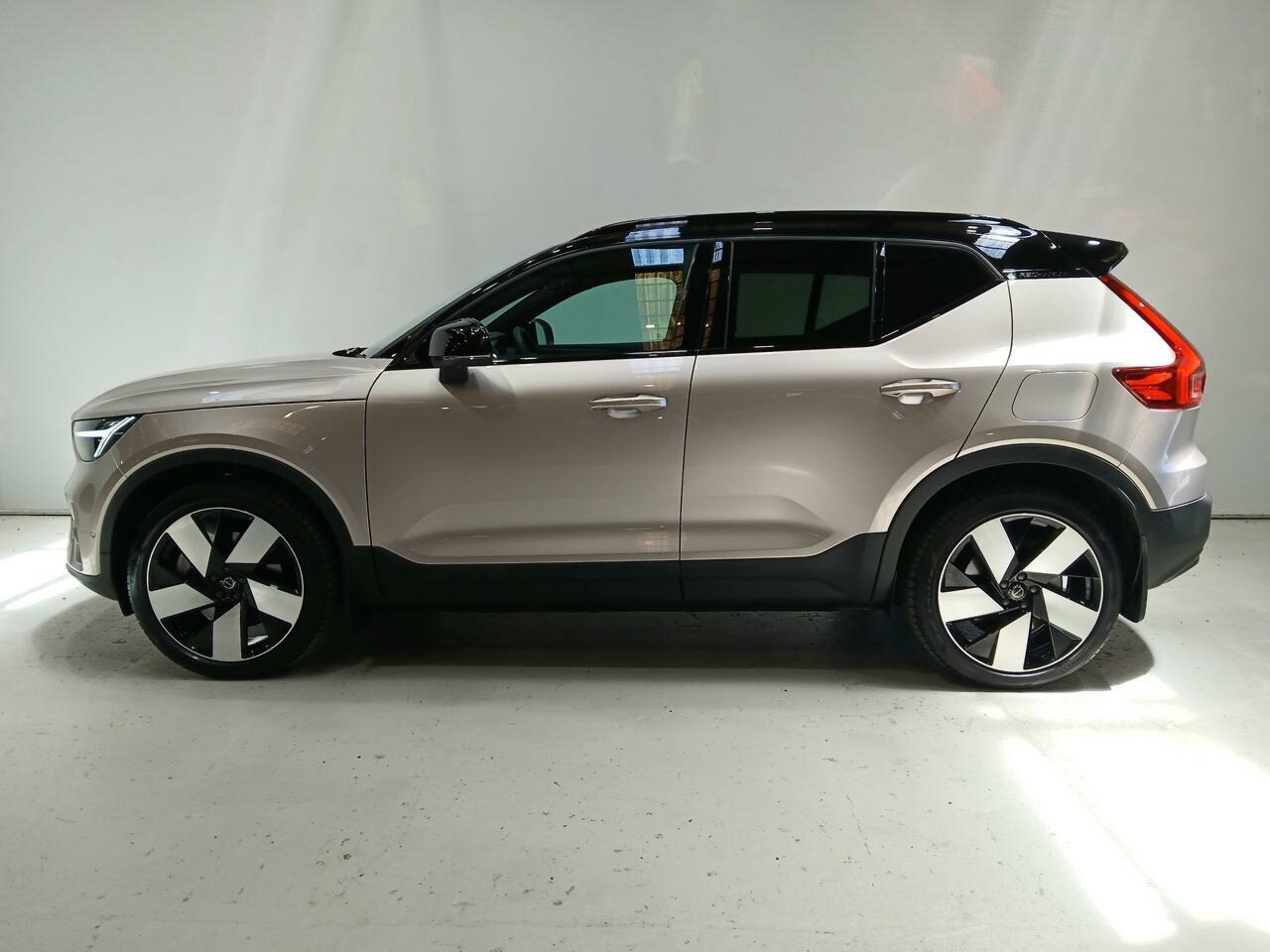 Volvo  XC40 Recharge Ultimate, Twin Motor, Electric