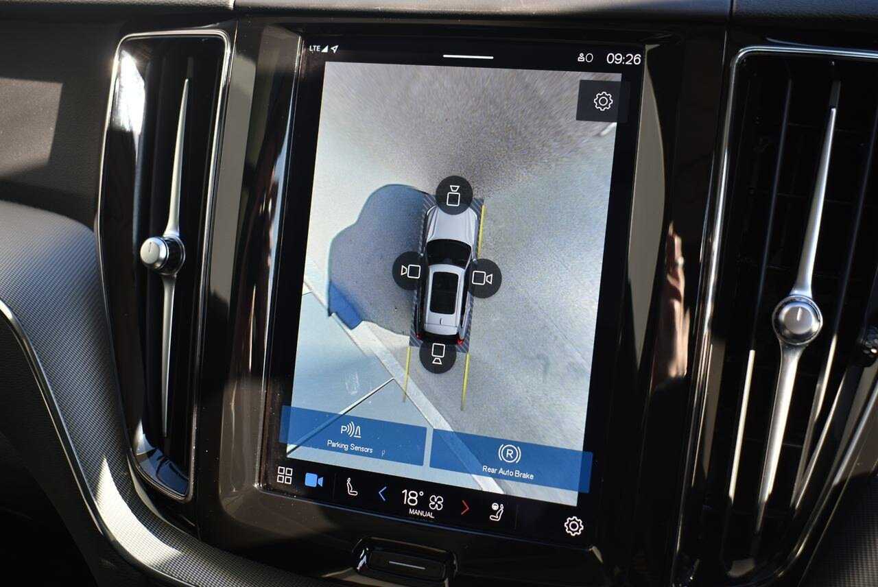 Volvo  XC60 Plus, B5 Mild Hybrid, Petrol