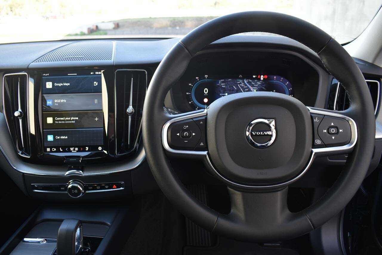 Volvo  XC60 Plus, B5 Mild Hybrid, Petrol