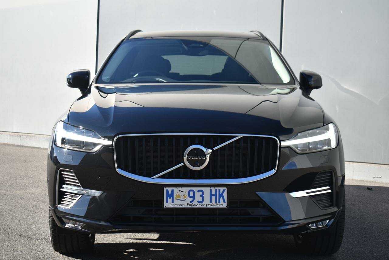 Volvo  XC60 Plus, B5 Mild Hybrid, Petrol