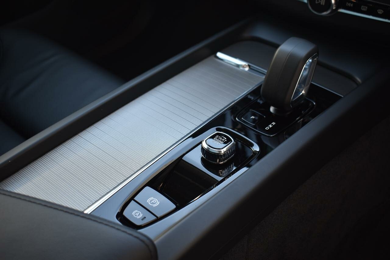 Volvo  XC60 Plus, B5 Mild Hybrid, Petrol