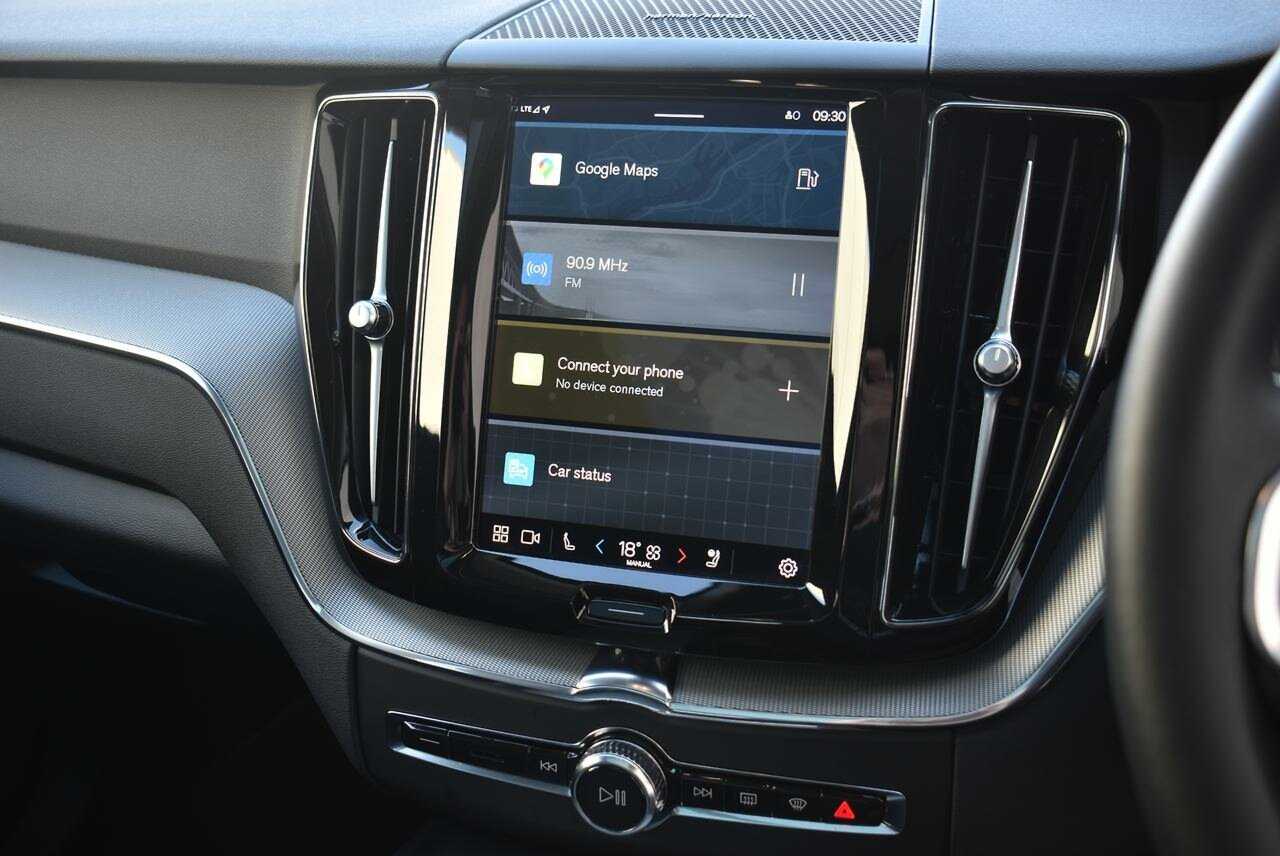 Volvo  XC60 Plus, B5 Mild Hybrid, Petrol