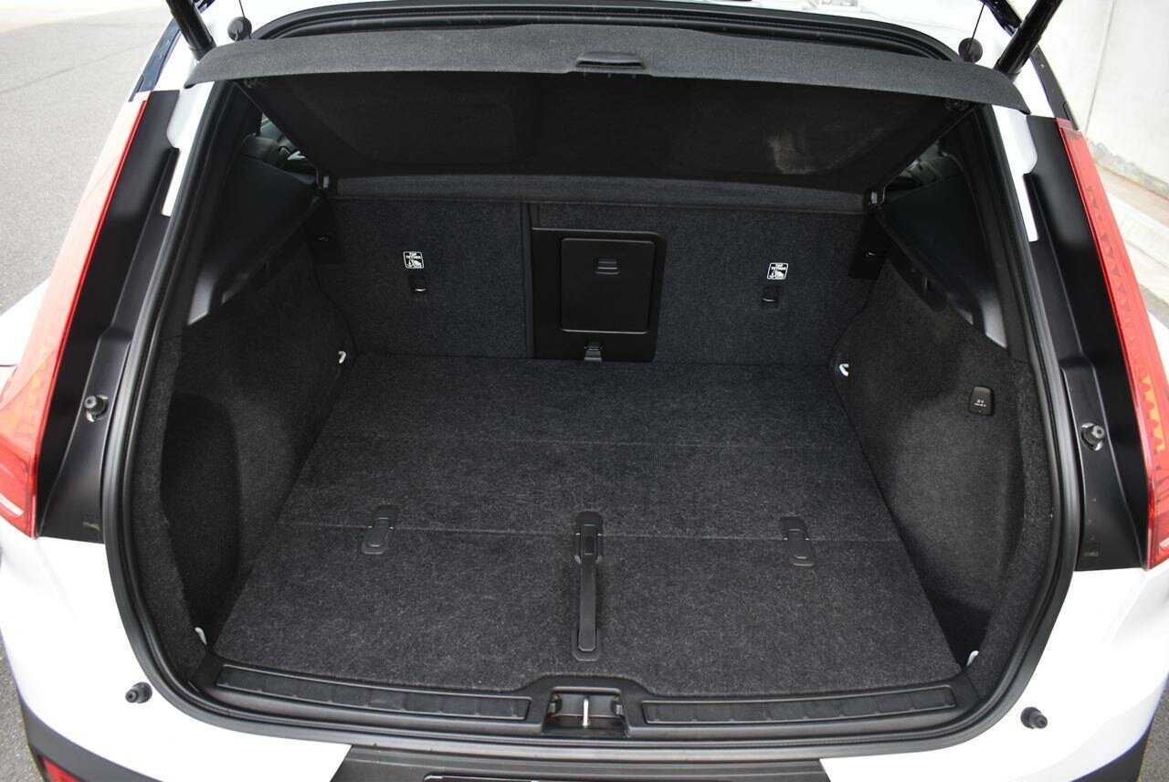 Volvo  XC40 R-Design, T5 AWD automatic