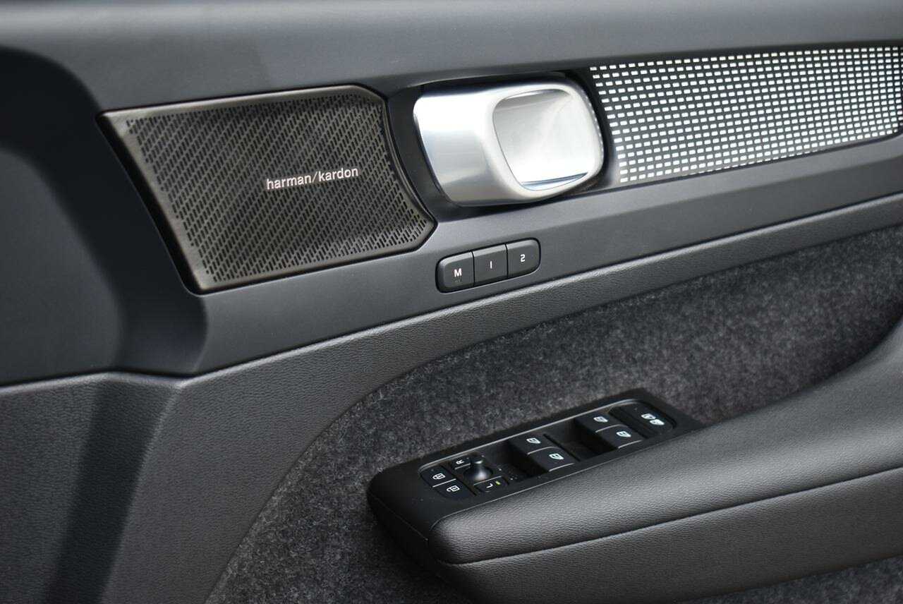 Volvo  XC40 R-Design, T5 AWD automatic