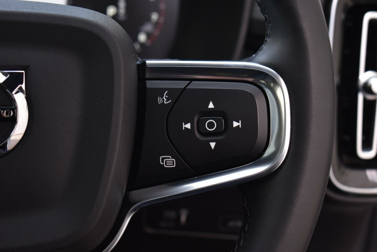 Volvo  XC40 R-Design, T5 AWD automatic