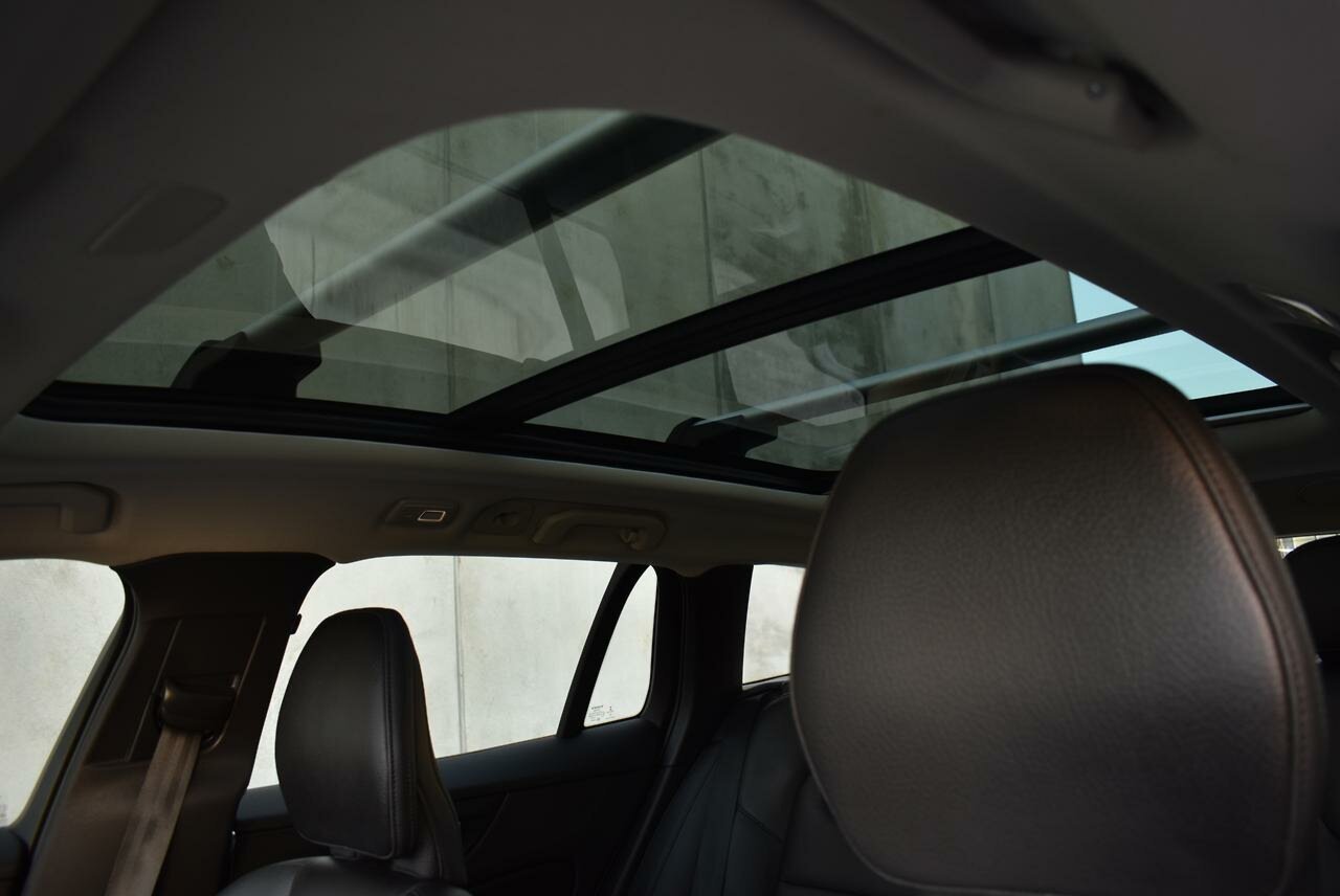Volvo  V60 Cross Country Ultimate , B5 Mild Hybrid, Petrol