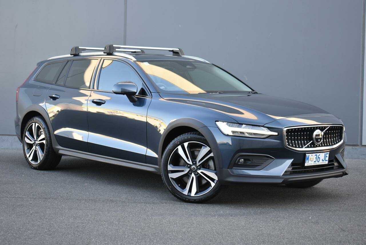 Volvo  V60 Cross Country Ultimate , B5 Mild Hybrid, Petrol