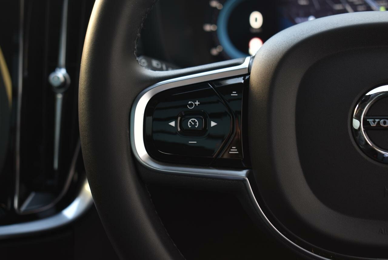 Volvo  V60 Cross Country Ultimate , B5 Mild Hybrid, Petrol