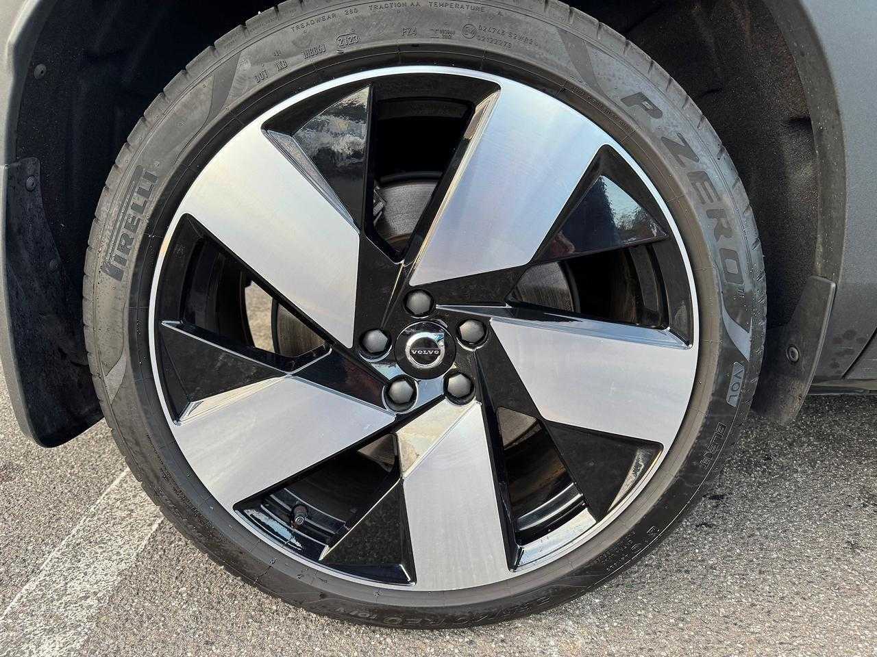Volvo  XZ MY23 Recharge Pure Electric