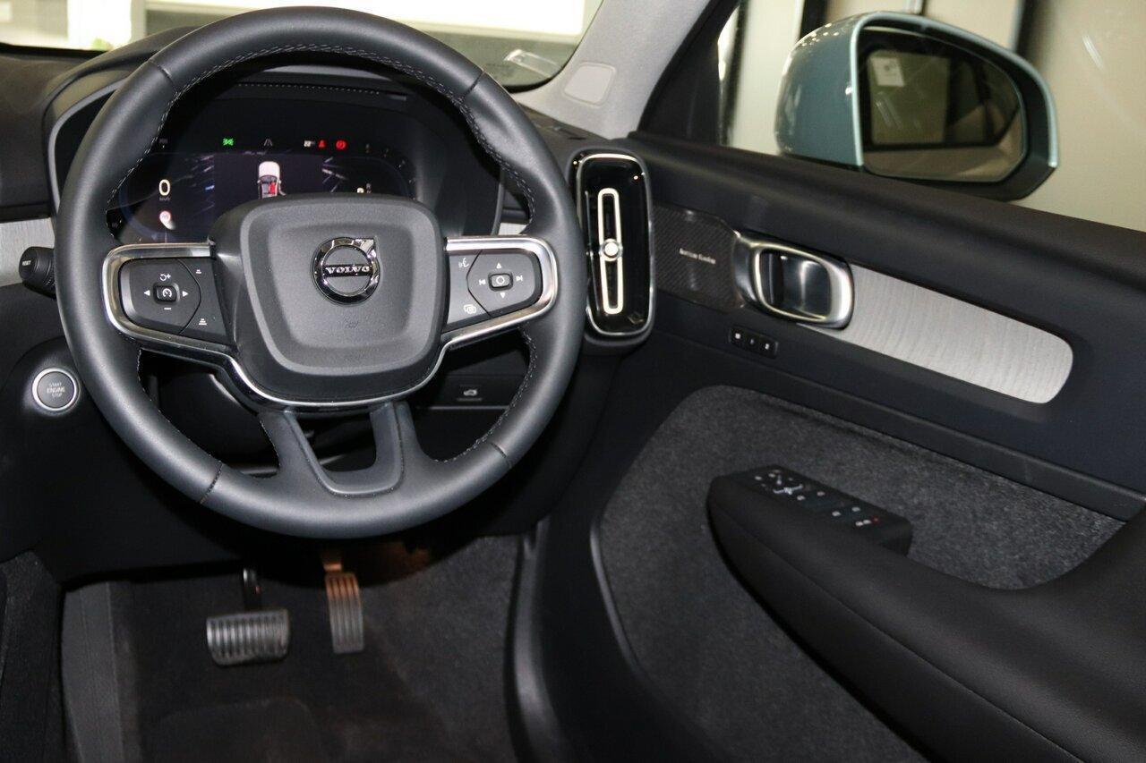 Volvo  XC40 Plus, B4 Mild Hybrid, Petrol