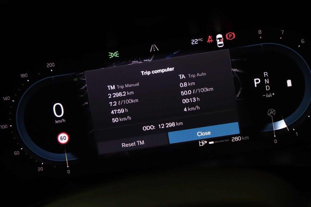 Volvo  XC40 Plus, B4 Mild Hybrid, Petrol