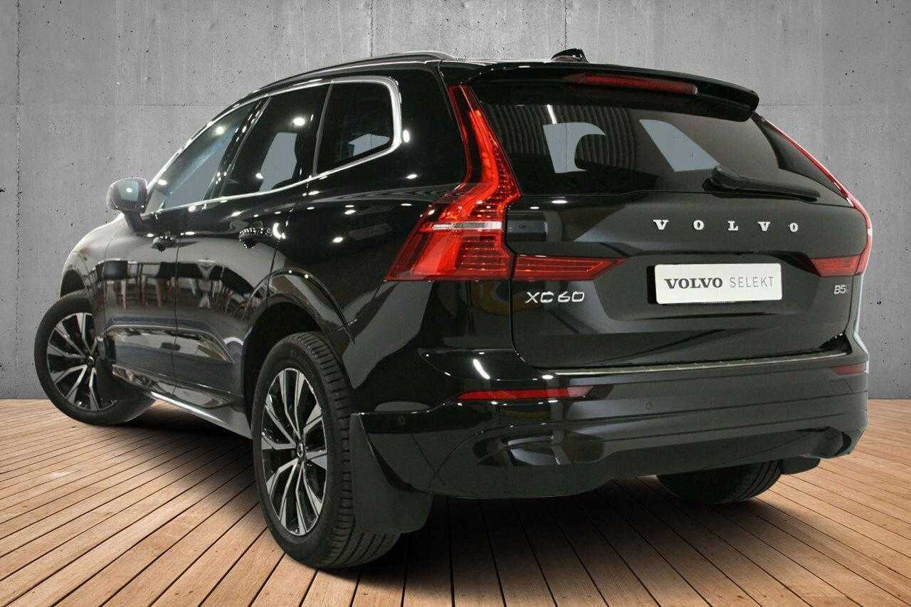 Volvo  XC60 Plus, B5 Mild Hybrid, Petrol