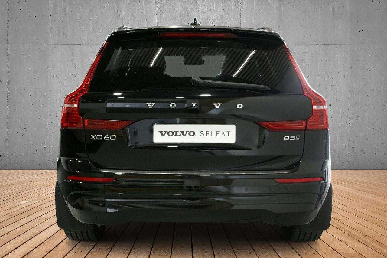 Volvo  XC60 Plus, B5 Mild Hybrid, Petrol