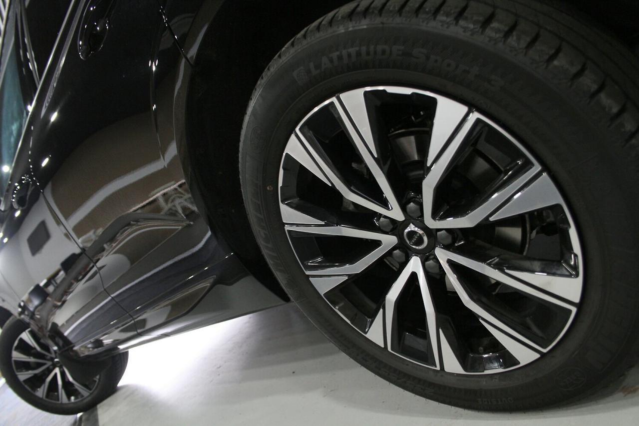 Volvo  XC60 Plus, B5 Mild Hybrid, Petrol