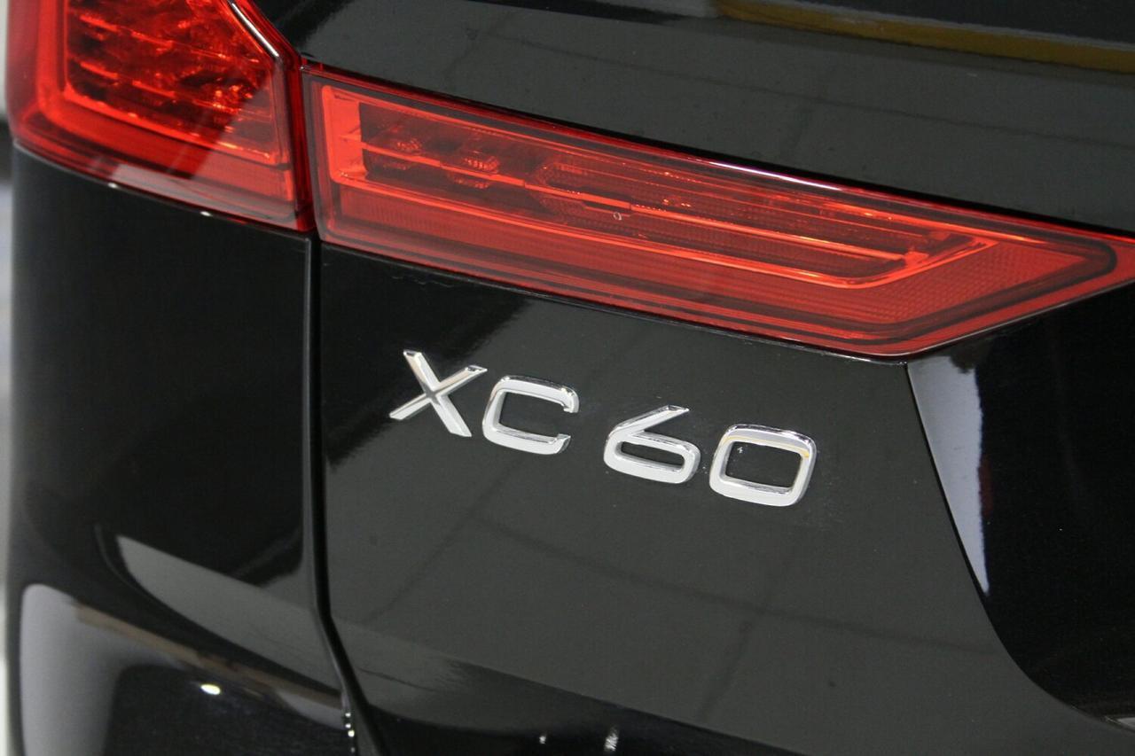 Volvo  XC60 Plus, B5 Mild Hybrid, Petrol