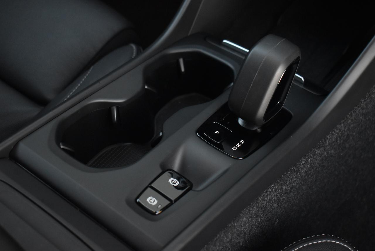 Volvo  XZ MY23 Plus B4