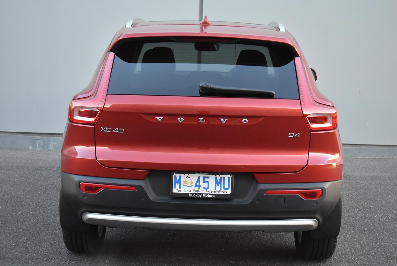 Volvo  XZ MY23 Plus B4